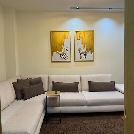 Dry Lake Apartment Tiranë Luaran gambar